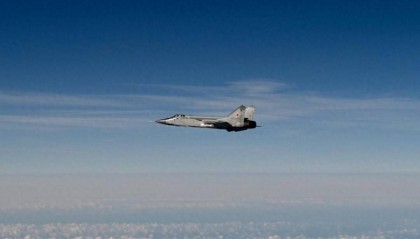 12 分钟空中博弈：俄军战机突防北约领空，F-35 锁定却不敢开火