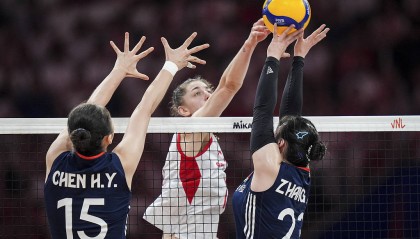 无缘四强！世联总决赛-中国女排连丢2局2-3遭波兰逆转