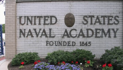 美国海军学院内传出枪声 校园已封锁