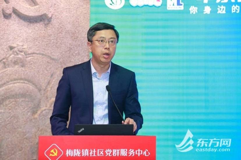 AI硬核护老！“华东健康说”集市开张，银发族玩转“黑科技”