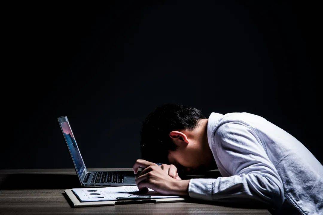 跨界光伏惹祸?这家上市公司索赔9.8亿,股票已被ST