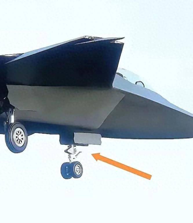 双轮前起落架+牵引钩!歼-50作为全球首款六代舰载机的身份坐实了?