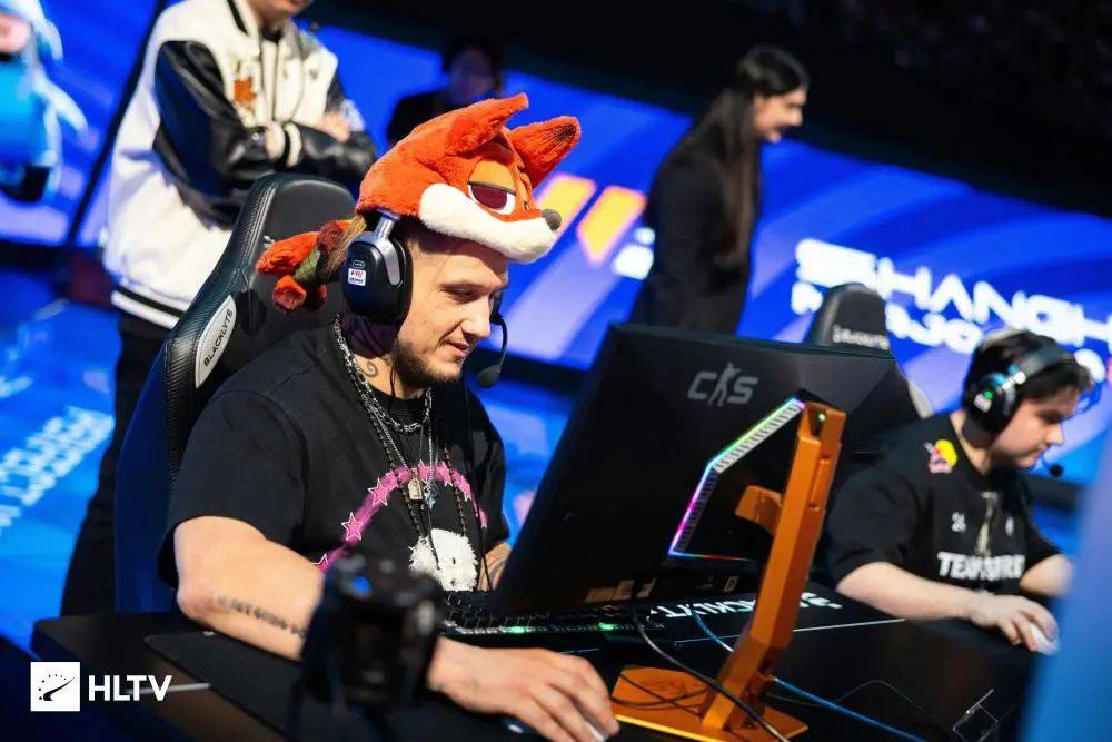 电竞选手Zeus回应女学生被开除:她从未提过她有男朋友,我感到很遗憾