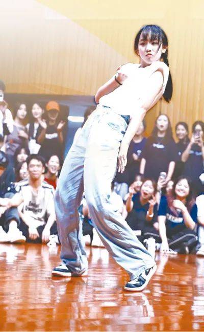 关心关爱未成年人| 今天的小孩爱玩啥?