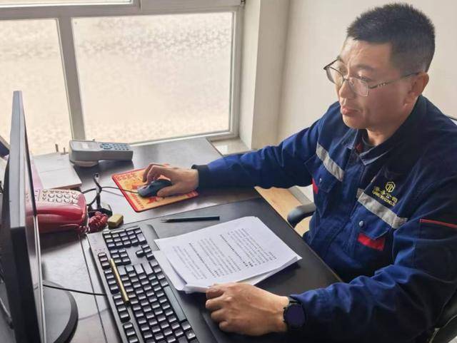 你学雷锋 我送鲜花 | 威海乳山:鲜花赠模范 礼赞劳动美