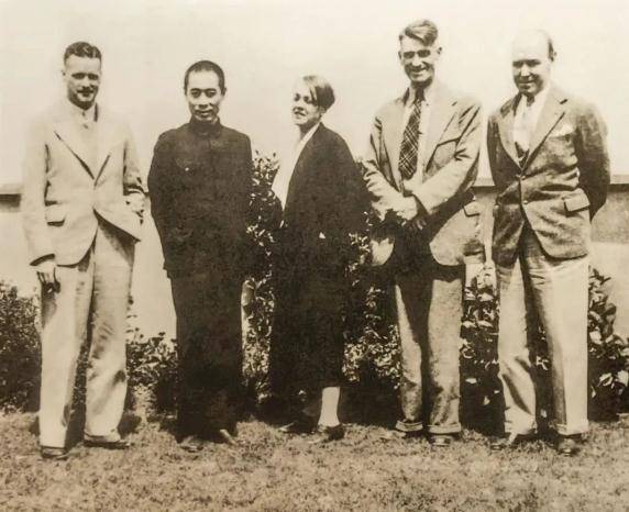 “我一直忘掉我并不是中国人”,美国女记者去世前,把所有遗产留给朱德