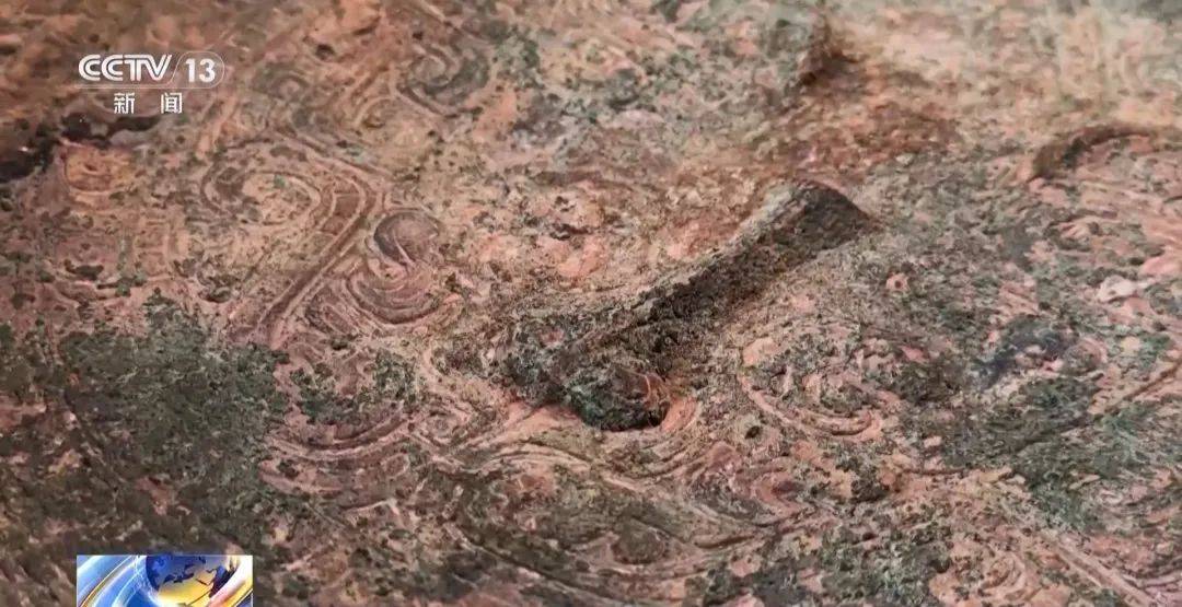 湖北警方破获特大盗墓案:嫌犯看小说学盗墓,挖走20件青铜器国宝,警方扮成“实力买家”接近,大量细节曝光