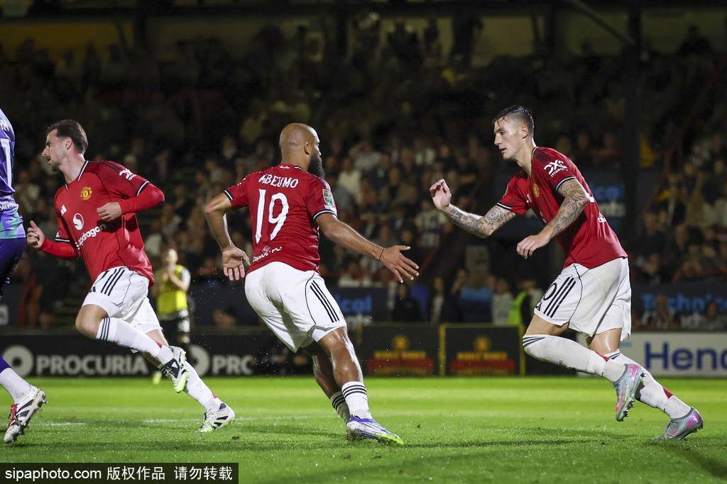 耻辱出局!联赛杯-曼联点球战总分13-14英乙队 止步次轮